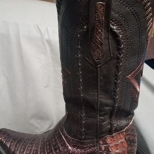 8.5 men's Cuadra boots